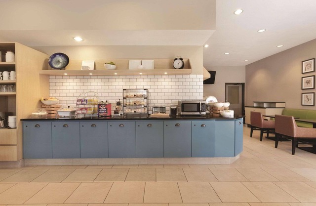 Country Inn & Suites by Radisson, Indianapolis Airport South, IN