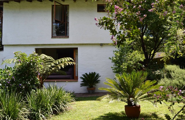 Country living - 5 minutes from Sandton CBD