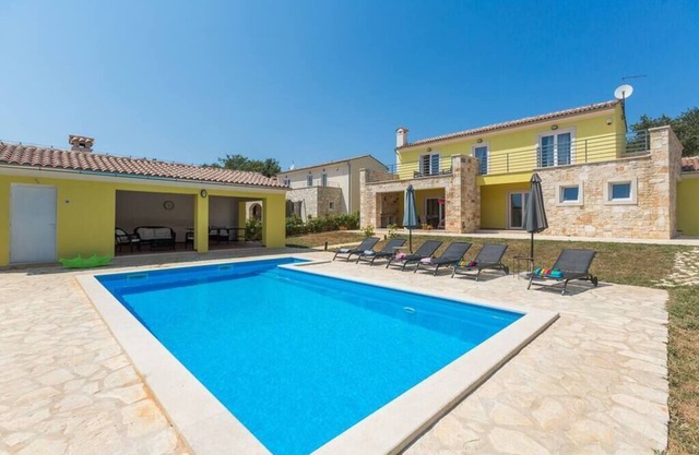 Countryside Villa - Violetta with pool and garden