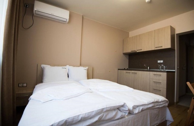 Court Inn – One Bedroom Apartment 11