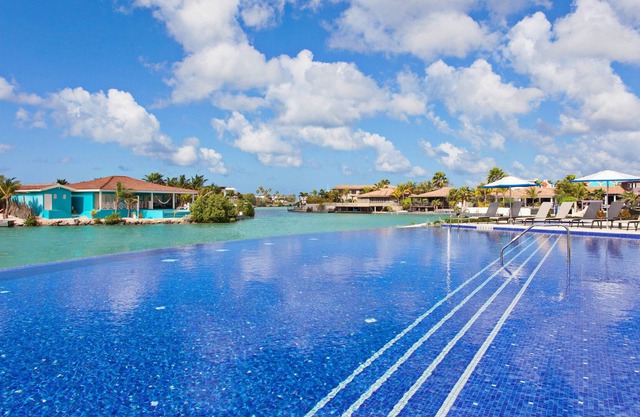Courtyard by Marriott Bonaire Dive Resort