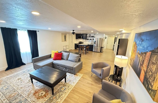 Cozy 1 bdrm & sofa bed full apt, many amenities in enjoyable Suncrest, Draper