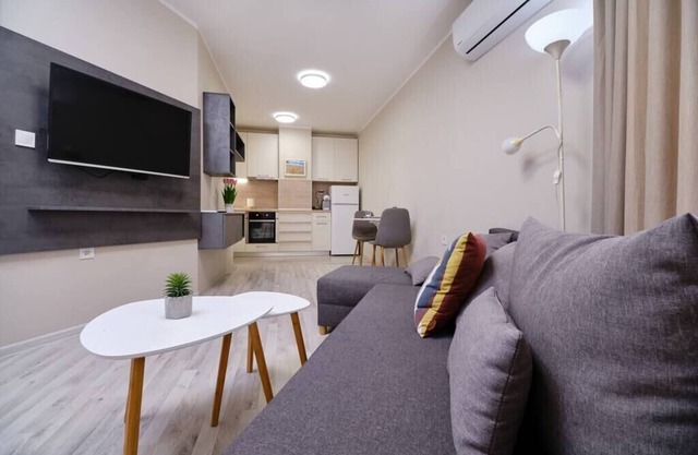 Cozy 1-bed Apartment 2