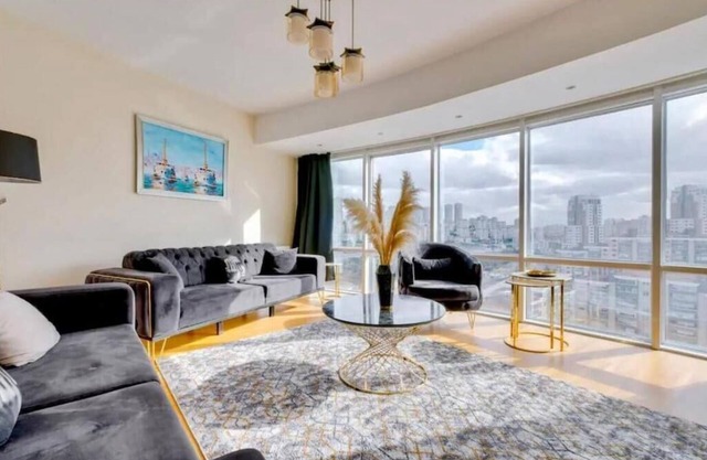Cozy 1-bedroom apartment in chic residrntioal building.