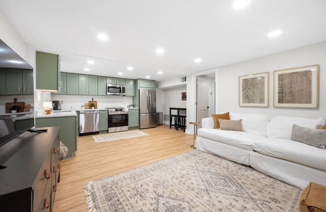 Cozy 1-bedroom apartment in historic downtown Roswell