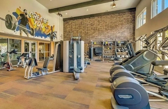 Cozy 1-bedroom apartment in amazing Dallas with WiFi, fitness room