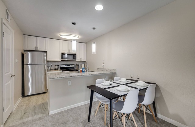 Cozy 1-bedroom apartment in enchanting Plano with WiFi, fitness room