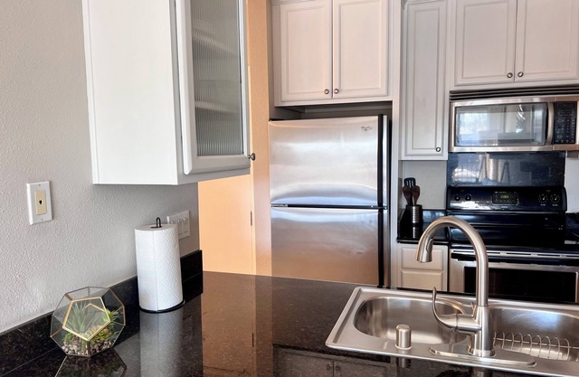 Cozy 1-bedroom condo in marvelous San Diego with WiFi, fitness room