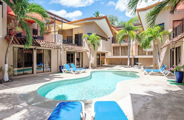 Cozy 1-Bedroom Ground Floor Condo near Playa Hermosa