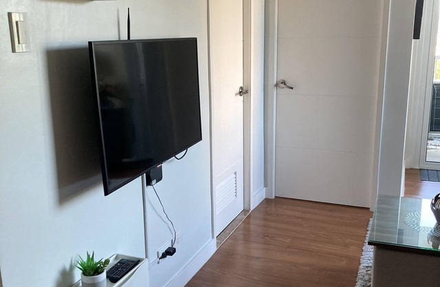 Cozy 1bdrm corner condo in Lahug, Cebu City