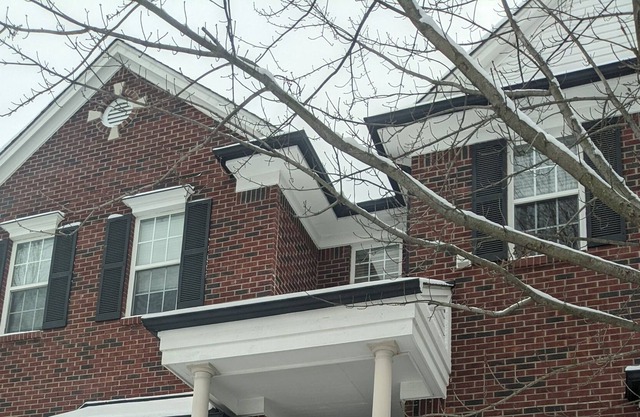 Cozy 2 Bedrm Condo in Shelby Township, Mi