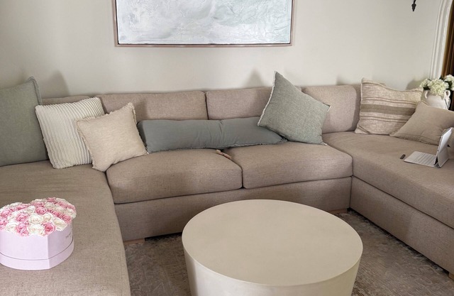 Cozy 2-bedroom apartment with WiFi, fitness room in charming Marina del Rey