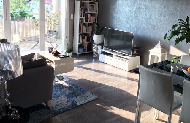 Cozy 2 bedroom apartment, 11m² terrace, near Pays-Basque & Landes beach
