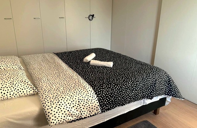 Cozy 2 Bedroom Apartment in Central Espoo, Close to Matinkylä Metro Station