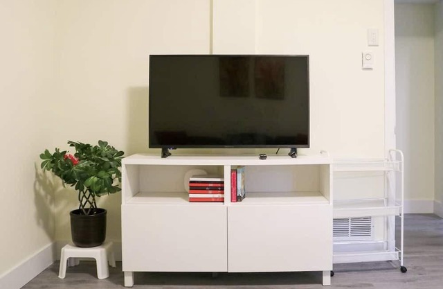 Cozy 2 bedroom suite
