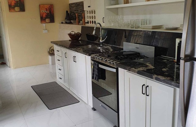 Cozy 2bedrooms with an Amazing view of the City and Sea