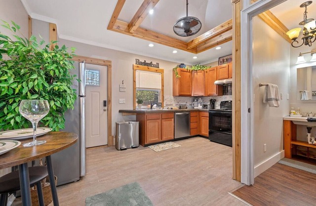 Cozy 2BR Cottage Near Miami Valley Hospital & UD