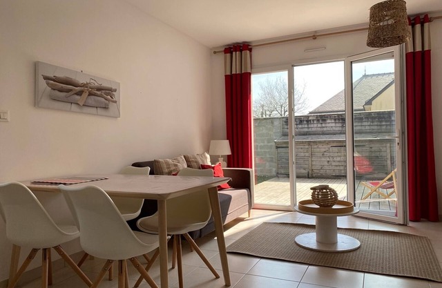 Cozy 2BR House in Erdeven - Terrace, Garden, WiFi, Near Beaches, Hiking, and Watersports
