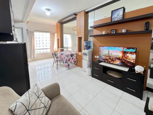 Cozy 2BR Sudirman Apt with Pool, Wi-Fi, & Netflix by 2ndHome