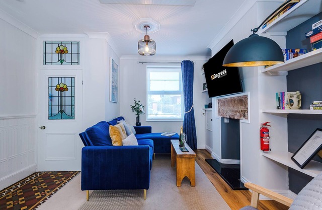 Cozy 3-Bed Home, Perfect for Business & Groups!