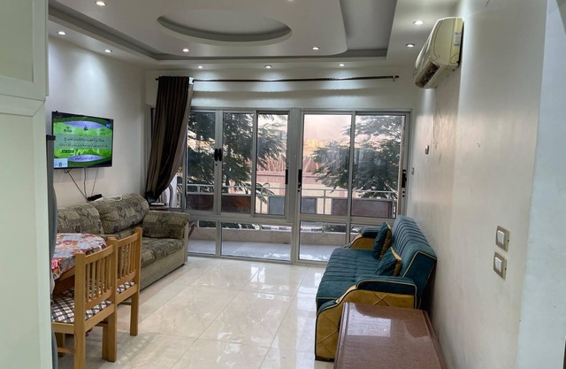 Cozy 3 room apartment in Almaamoura Beach