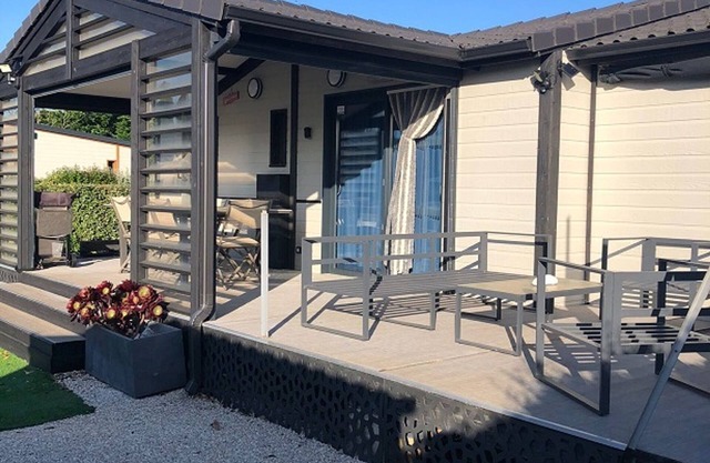 Cozy 3BR Chalet with Pool Access, Near Mediterranean Beaches