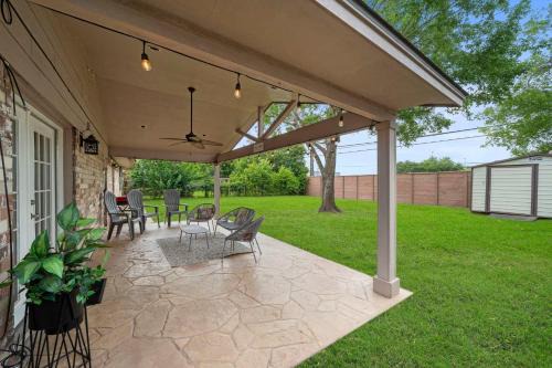 Cozy 3BR Near Sylvan Beach BBQ & Covered Patio