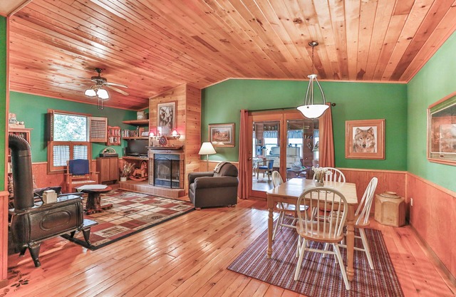 Cozy and comfortable accommodations in picturesque country setting