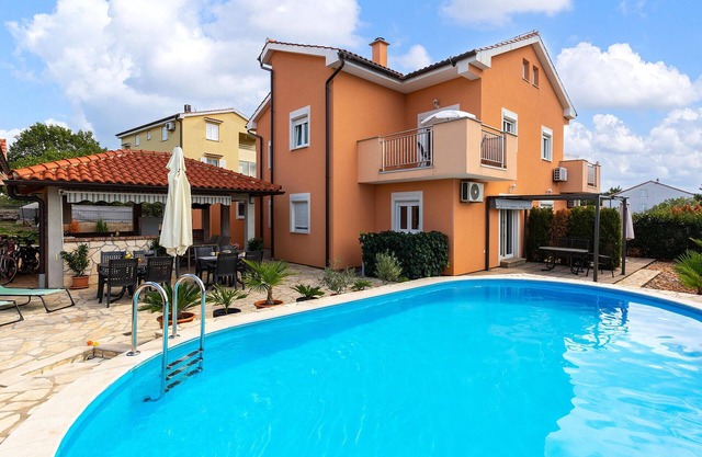 Cozy apartment in Sveti Vid-Miholjice