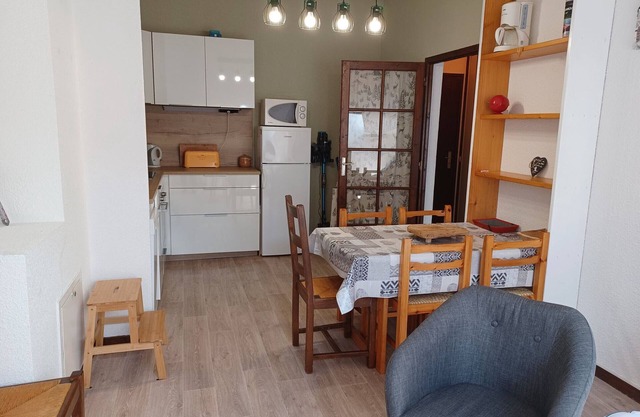 Cozy Apartment for 5 in Albiez-Montrond with Stunning Mountain Views