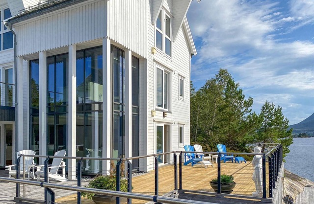 Cozy apartment in Gurskøy with sauna