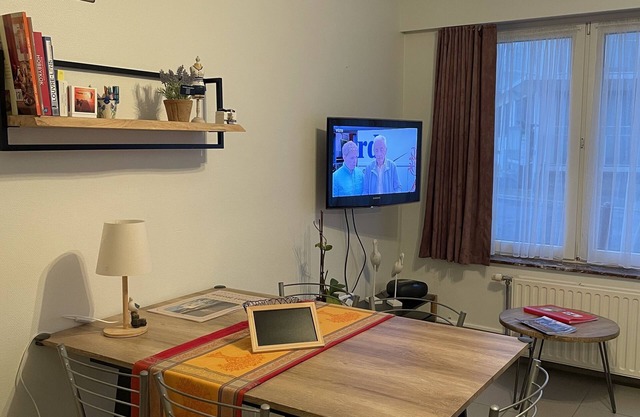 Cozy apartment on the seawall in Westende
