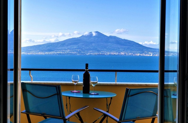 Cozy apartment overlooking Veusvius - Free parking - Family Friendly