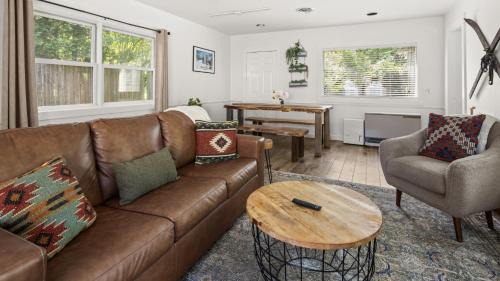Cozy Bungalow Home in the Heart of Stowe Village