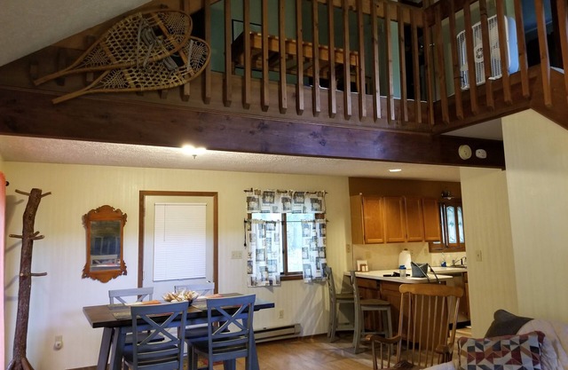 Cozy Cabin Escape with indoor & outdoor pools, hot tubs, tennis, skiing & more