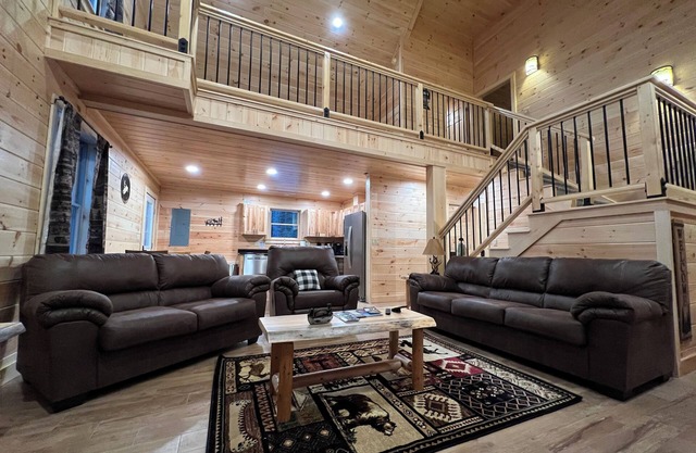 Cozy cabin with direct snowmobile and atv trail access!