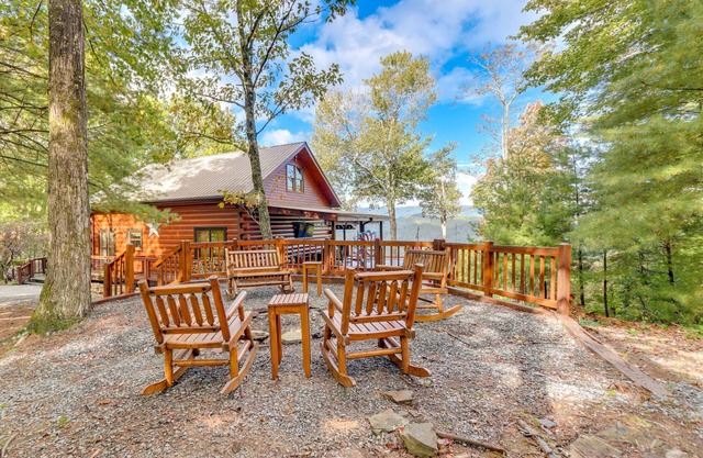 Cozy Cherry Log Cabin w/Hot Tub & Mountain Views!
