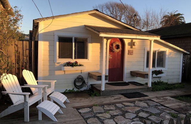 Cozy, Comfortable Beach Home, Steps from the Beach!