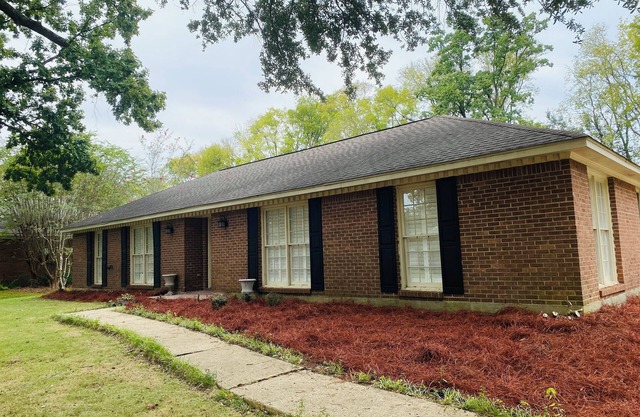 Cozy, Comfortable, Quiet Home “3-beds/2-bath with High Speed Internet”
