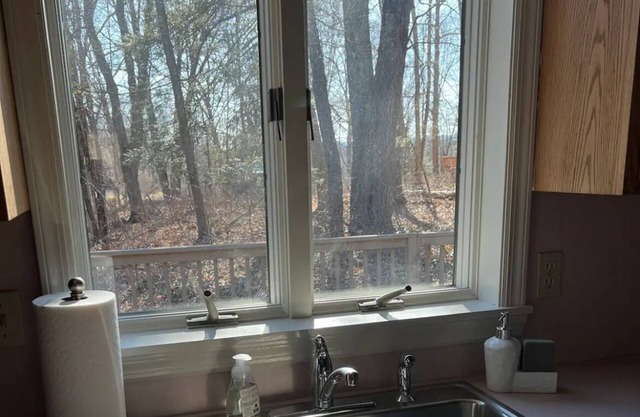 Cozy & Convenient 1 Bedroom Stay in Newtown, CT