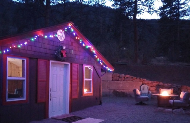 Cozy Cottage in a Ponderosa Forest at the Base of Pikes Peak