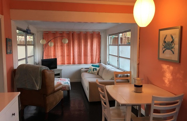 Cozy cottage by the sea