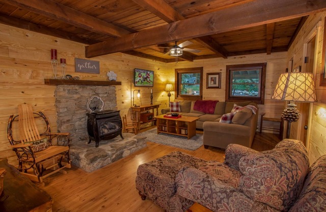 Cozy Cottage in Blowing Rock