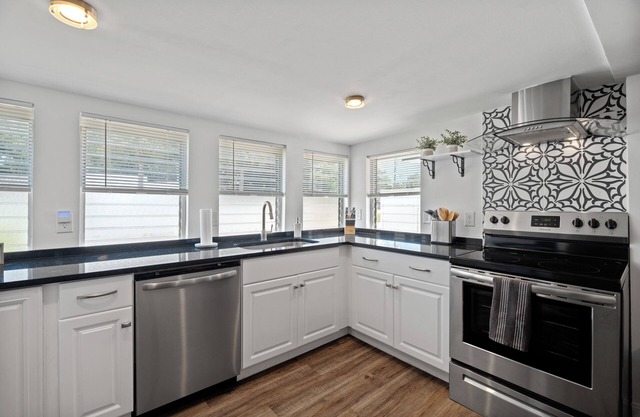 Cozy Cottage in south Sarasota Florida, Close to Beaches!