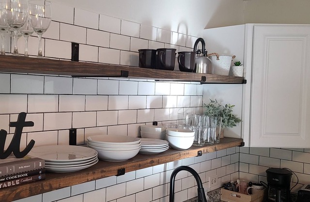 Cozy Cottage 🏠 on 4 Acres, 5 min to shopping, 15 mins to Downtown/ UT