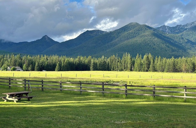 Cozy Couples cabin, hikers delight, epic Mountain View