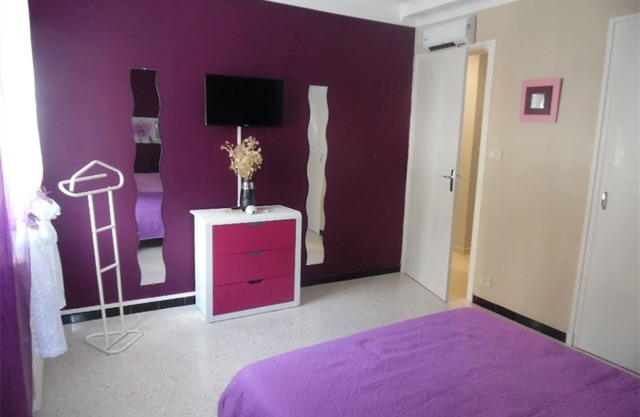 Cozy F2 Apartment with Balcony, Parking, and Easy Access to City Center and Thermal Baths