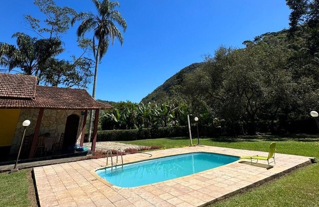 Cozy Farmhouse with Pool in Bom Jardim
