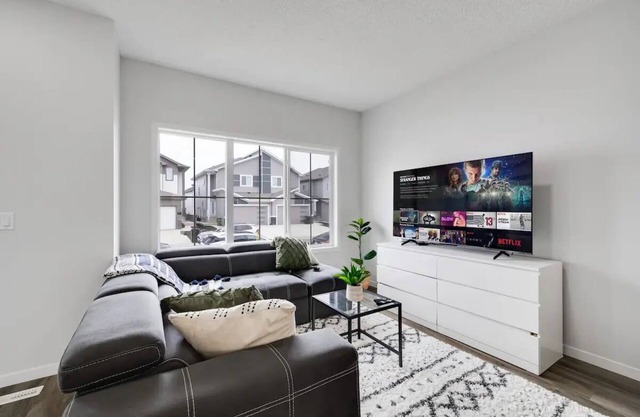 *Cozy Getaway* 4 Beds| Close to Airportnn