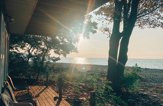Cozy Getaway ON Lake Erie